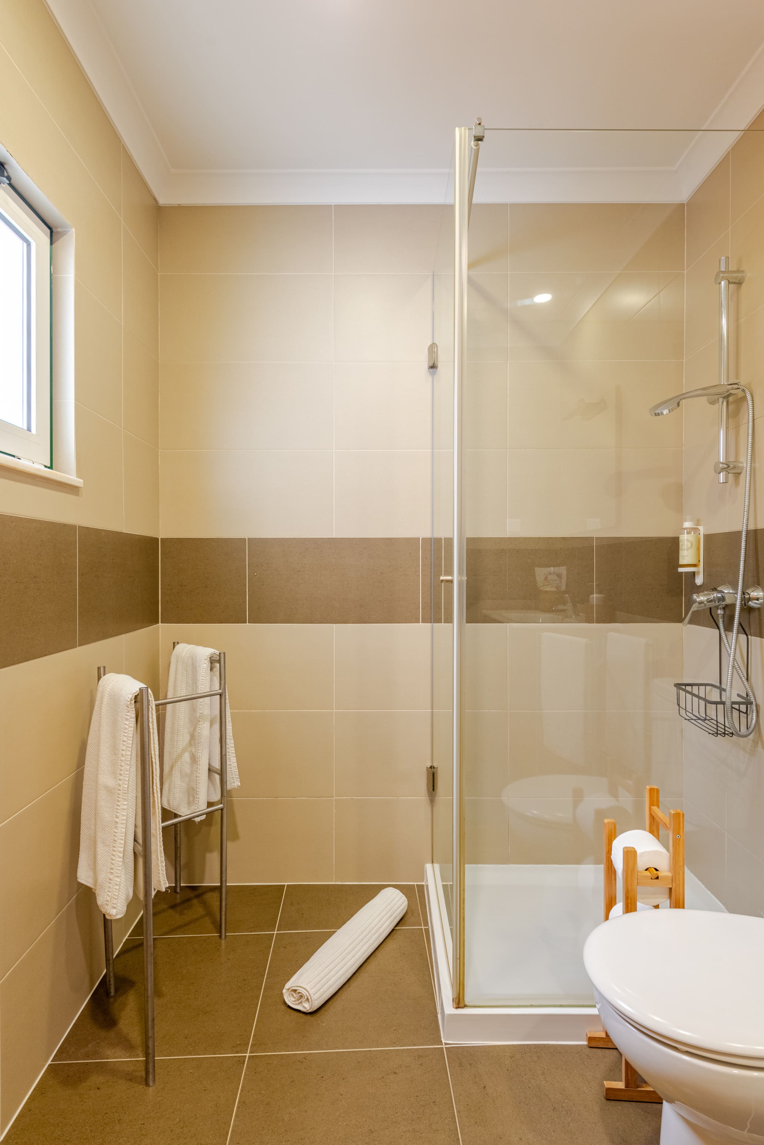 Cascais center, 2 min walk to beach, wifi and AC 19