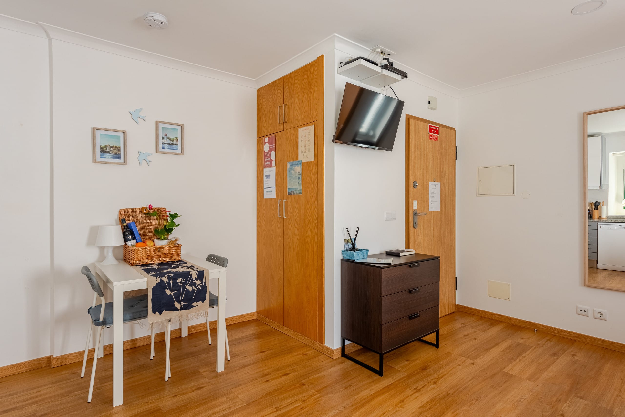 Cascais center, 2 min walk to beach, wifi and AC 14