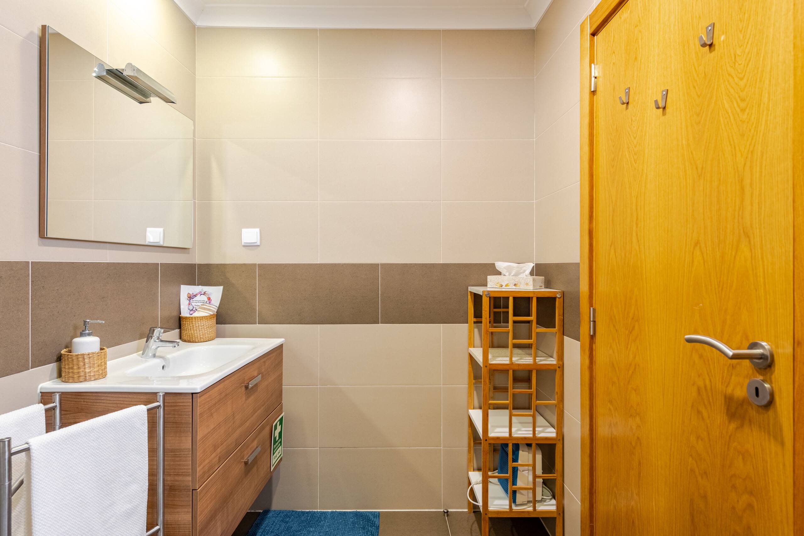 Cascais center, 2 min walk to beach, wifi and AC 18