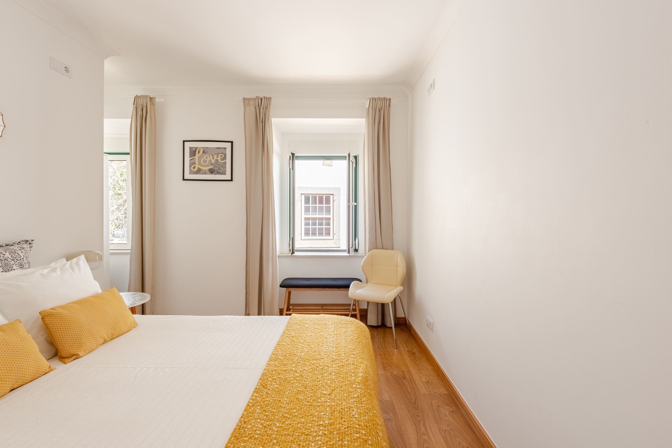 Cascais center, 2 min walk to beach, wifi and AC 15