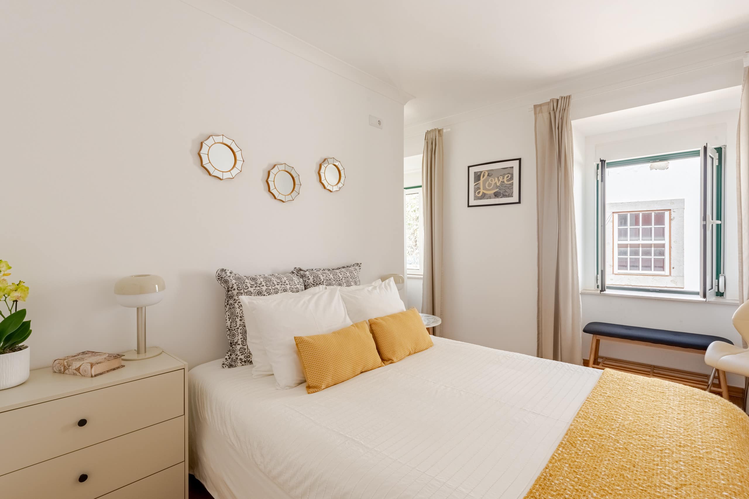 Cascais center, 2 min walk to beach, wifi and AC 1