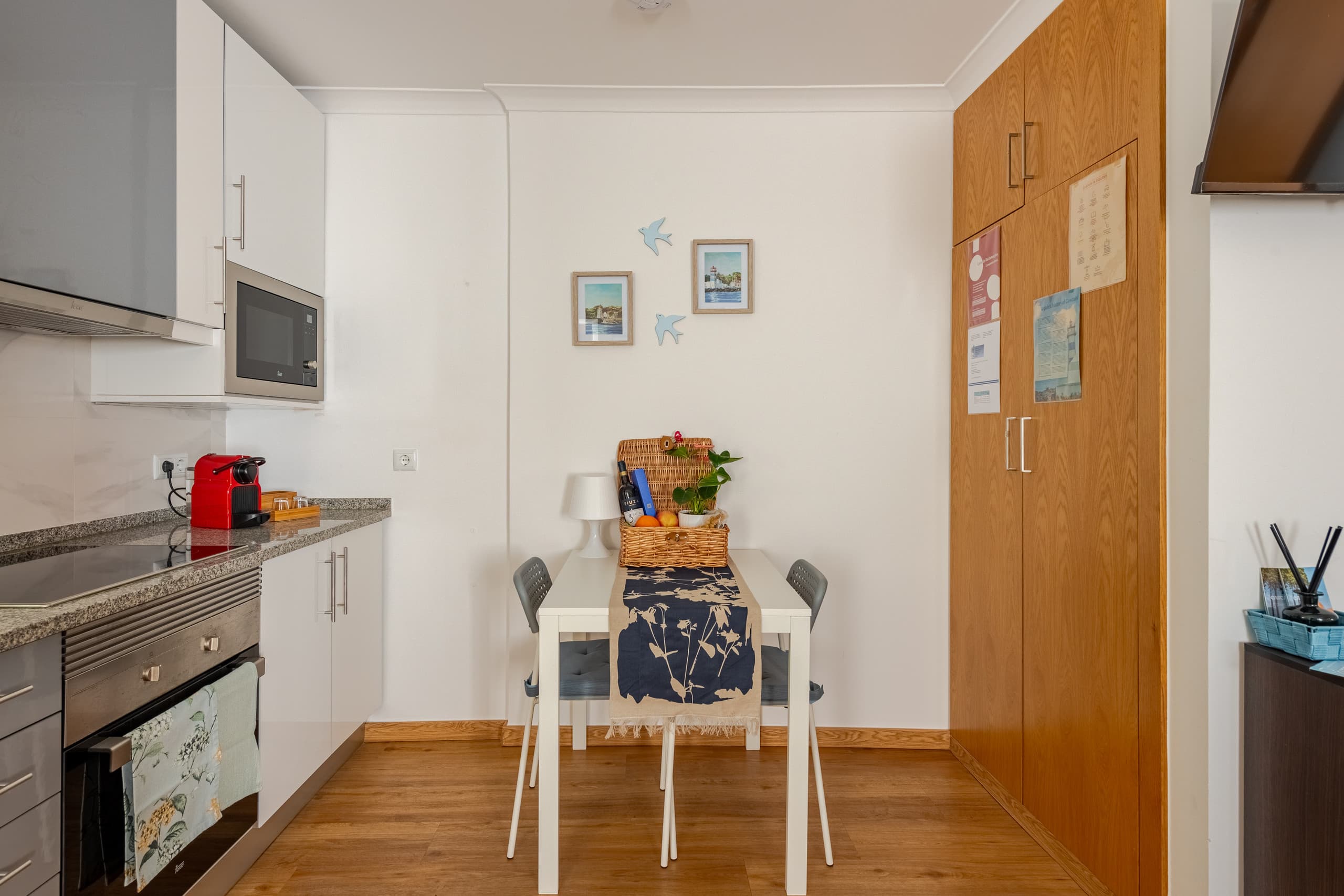 Cascais center, 2 min walk to beach, wifi and AC 4