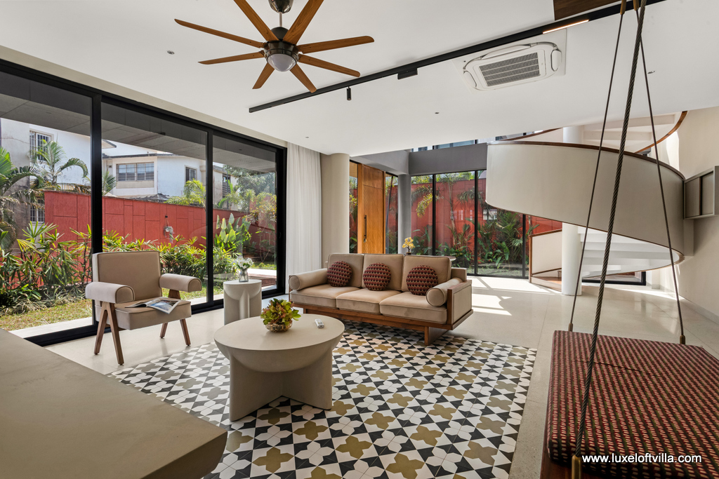Studio Luxe Warehouse Apartment + Shared Pool 11