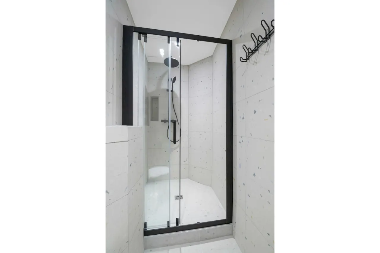 11.Appart 4pers #1 Bedroom # Pigalle # Paris 9 14