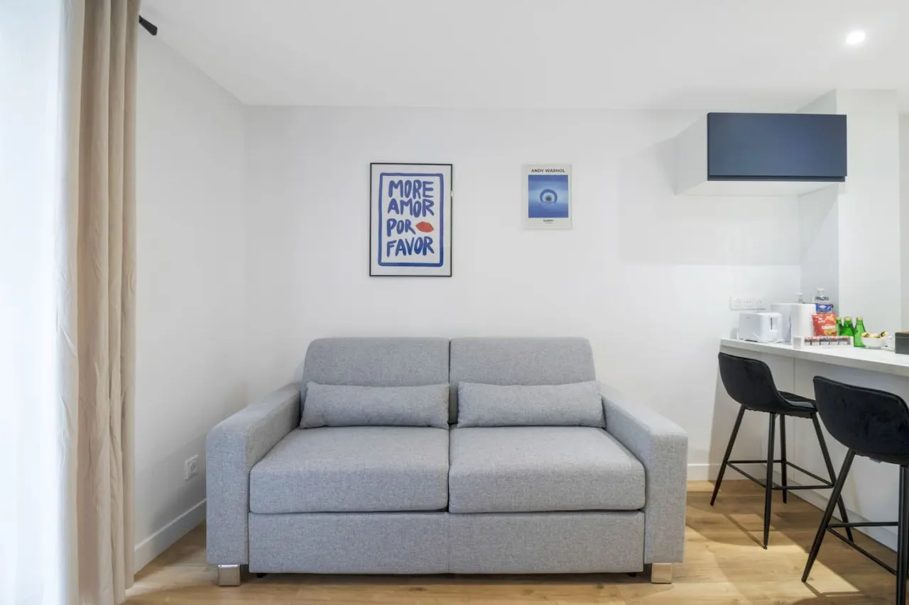 11.Appart 4pers #1 Bedroom # Pigalle # Paris 9 4