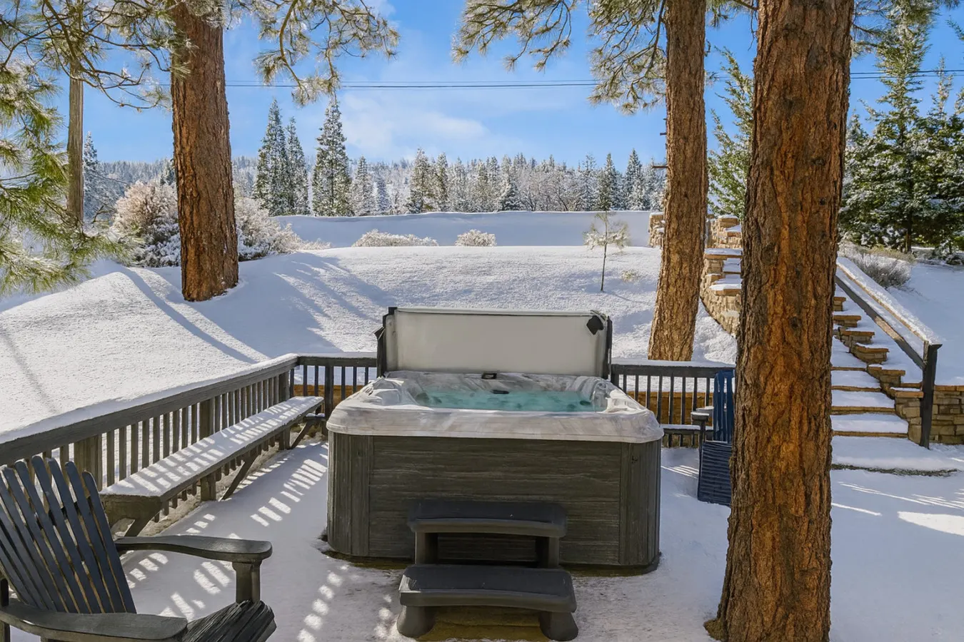Switzerland Lodge - Base of Snow Summit, Hot Tub 6