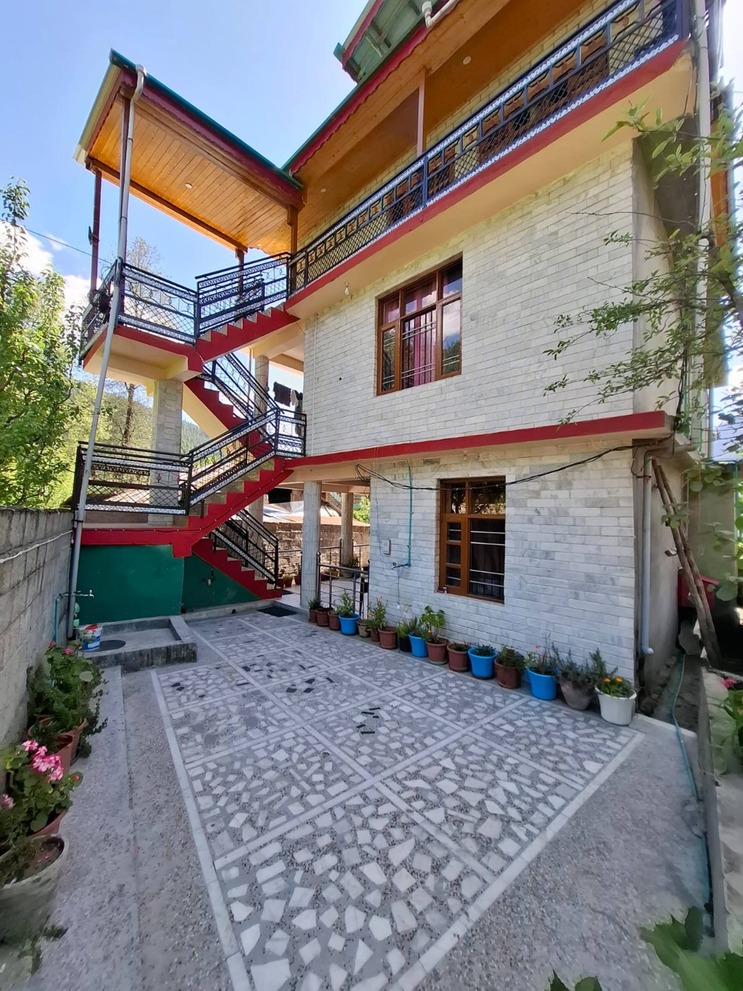 Pahadi Sukoon: Room with Stunning Mountain View — photo 2