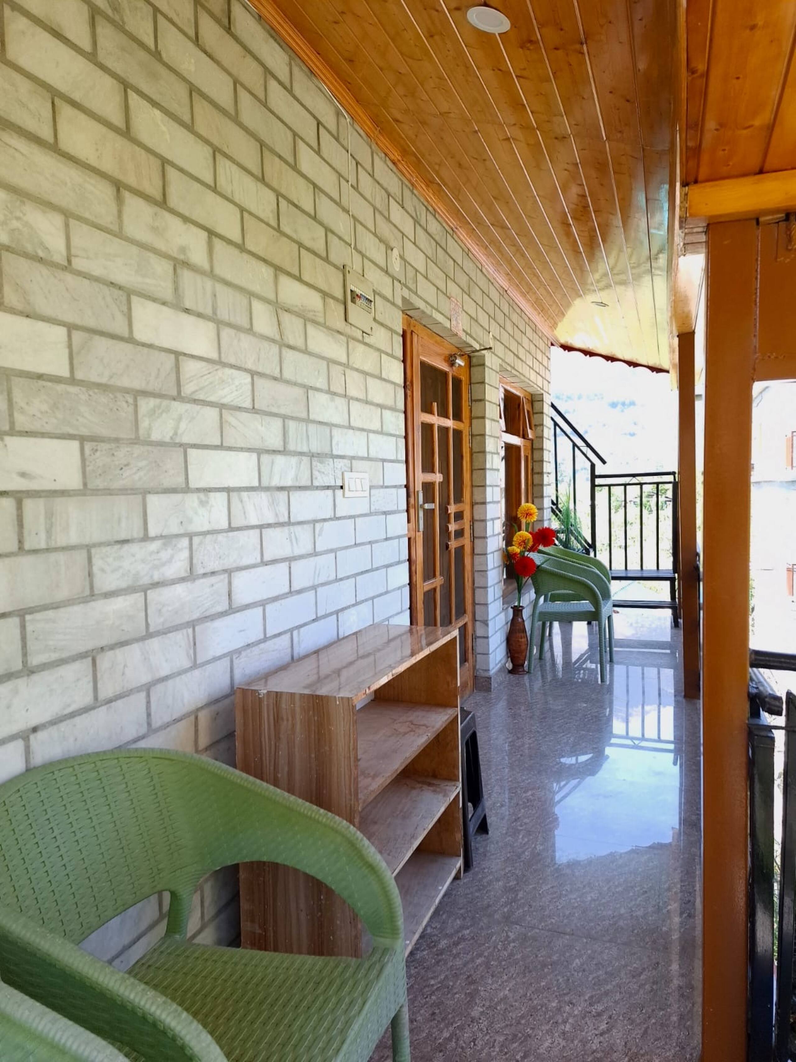 Pahadi Sukoon: Room with Stunning Mountain View 11