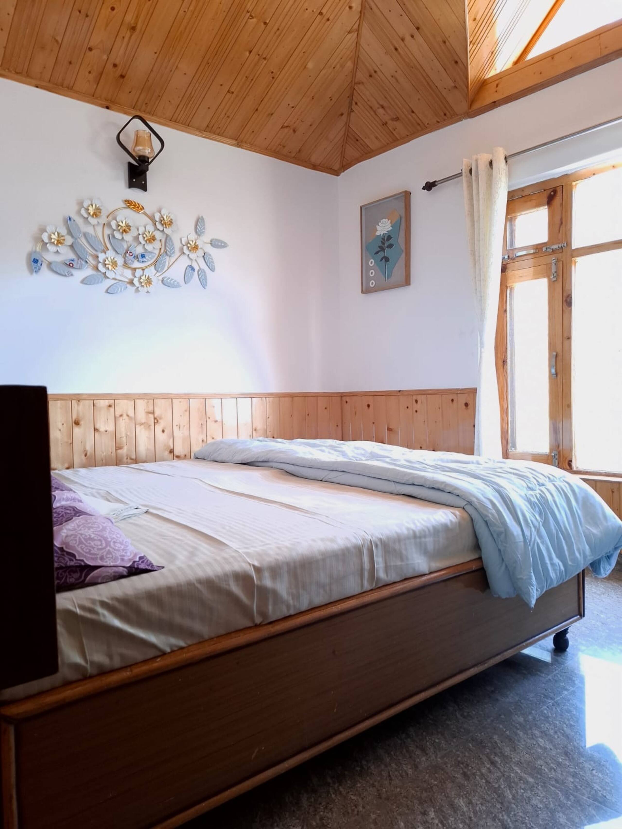 Pahadi Sukoon: Room with Stunning Mountain View 6