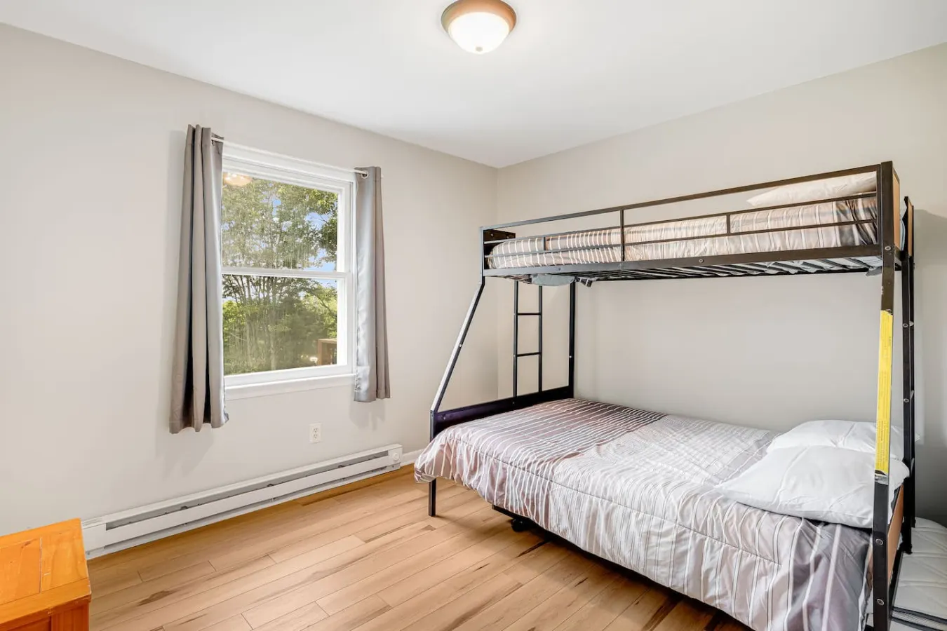 Mountain Retreat Balcony & Grill 5 Min to DT 10