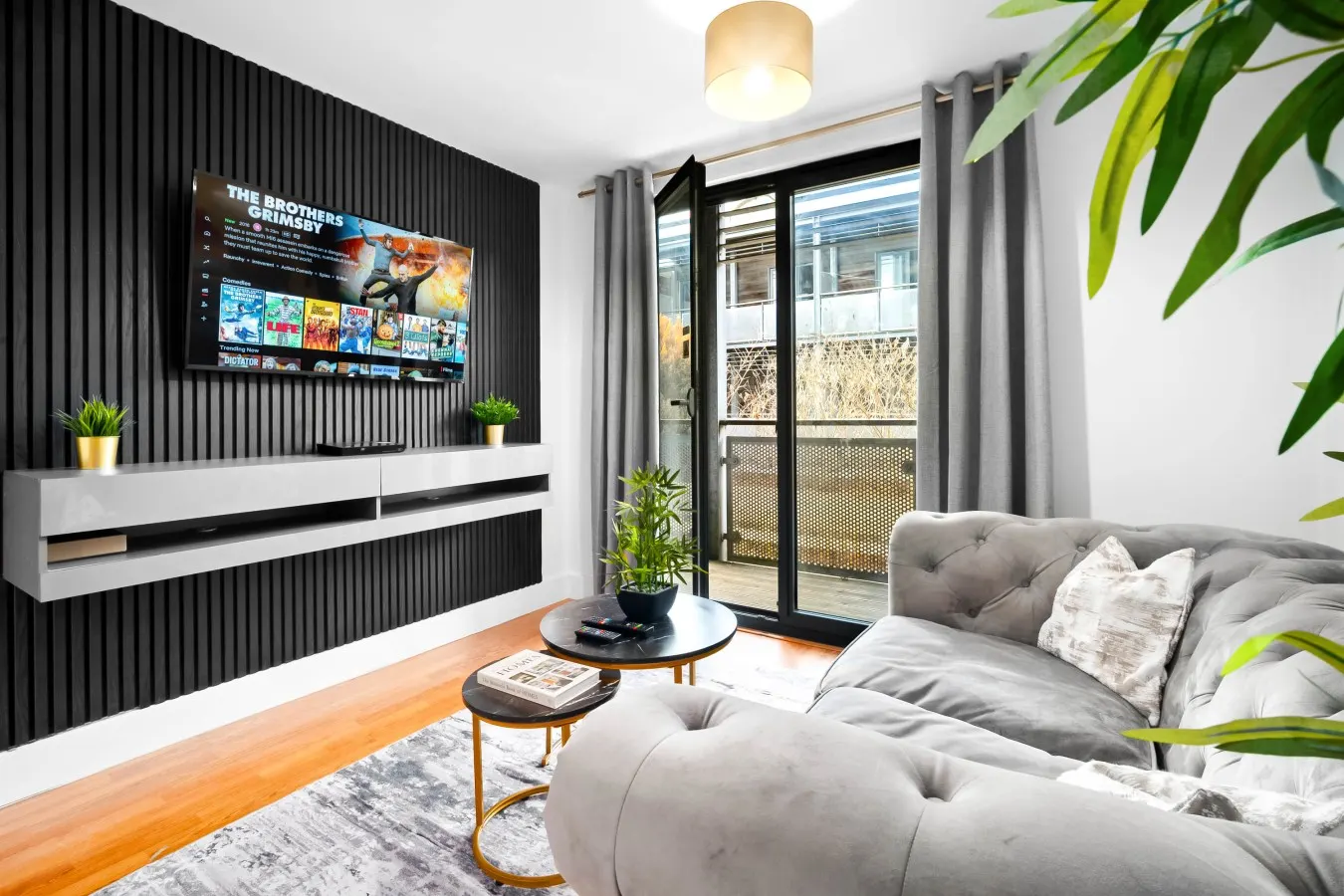 Arcadian Apartment - Single Beds - Balcony - Parking - Fast WIFI