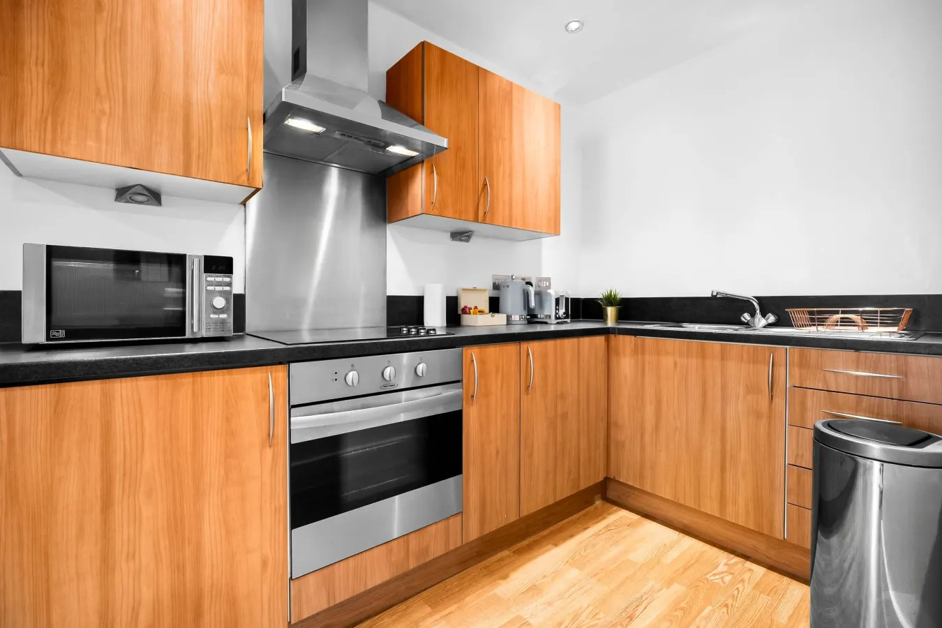 Arcadian Apartment - Single Beds - Balcony - Parking - Fast WIFI — photo 5