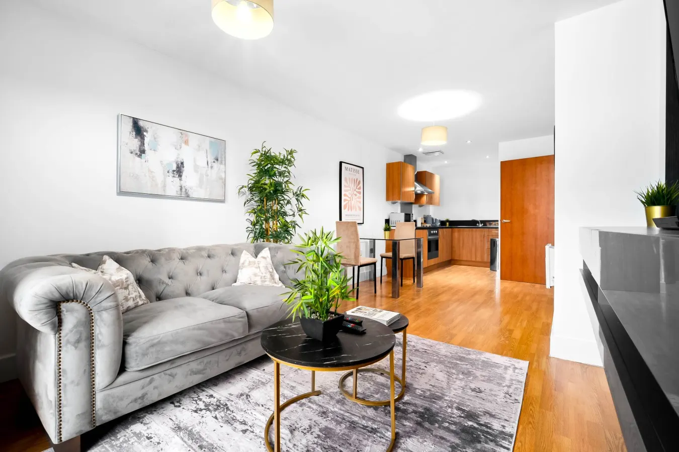 Arcadian Apartment - Single Beds - Balcony - Parking - Fast WIFI 8