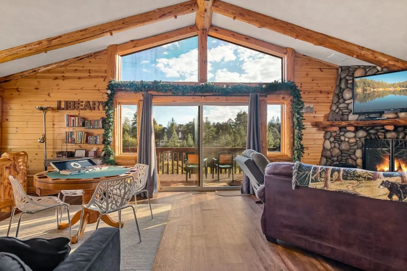 Bearadise Log Cabin w/ Forest Winter Views & Charm