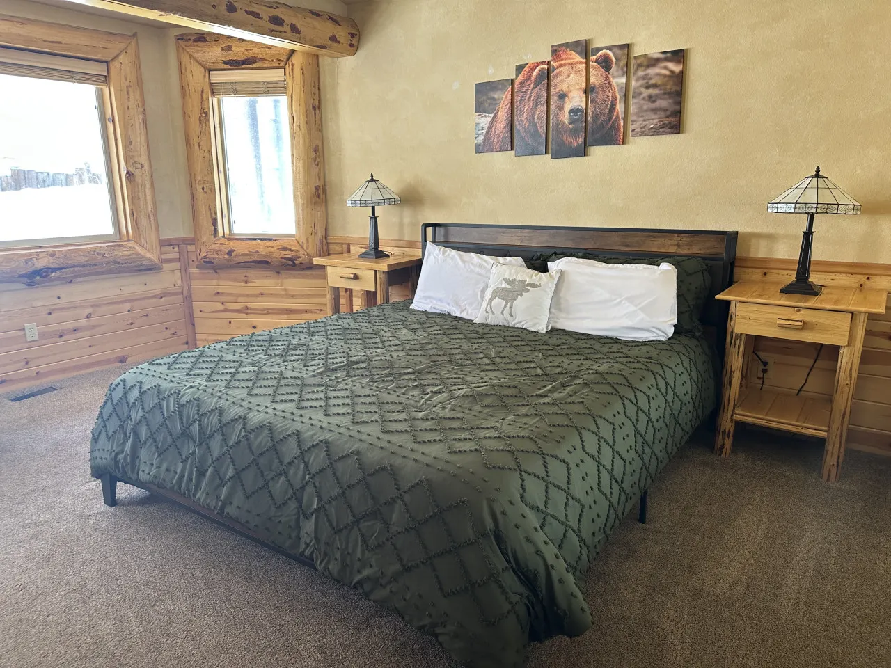 Bearadise Log Cabin w/ Forest Winter Views & Charm 17