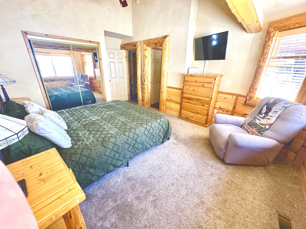 Bearadise Log Cabin w/ Forest Winter Views & Charm 20