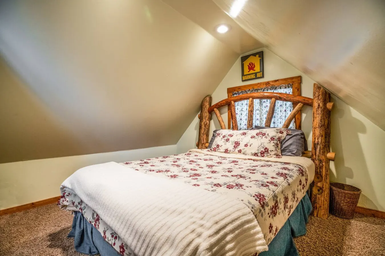 Silver Fork Mountain Retreat- Mins to Ski Resorts! 15