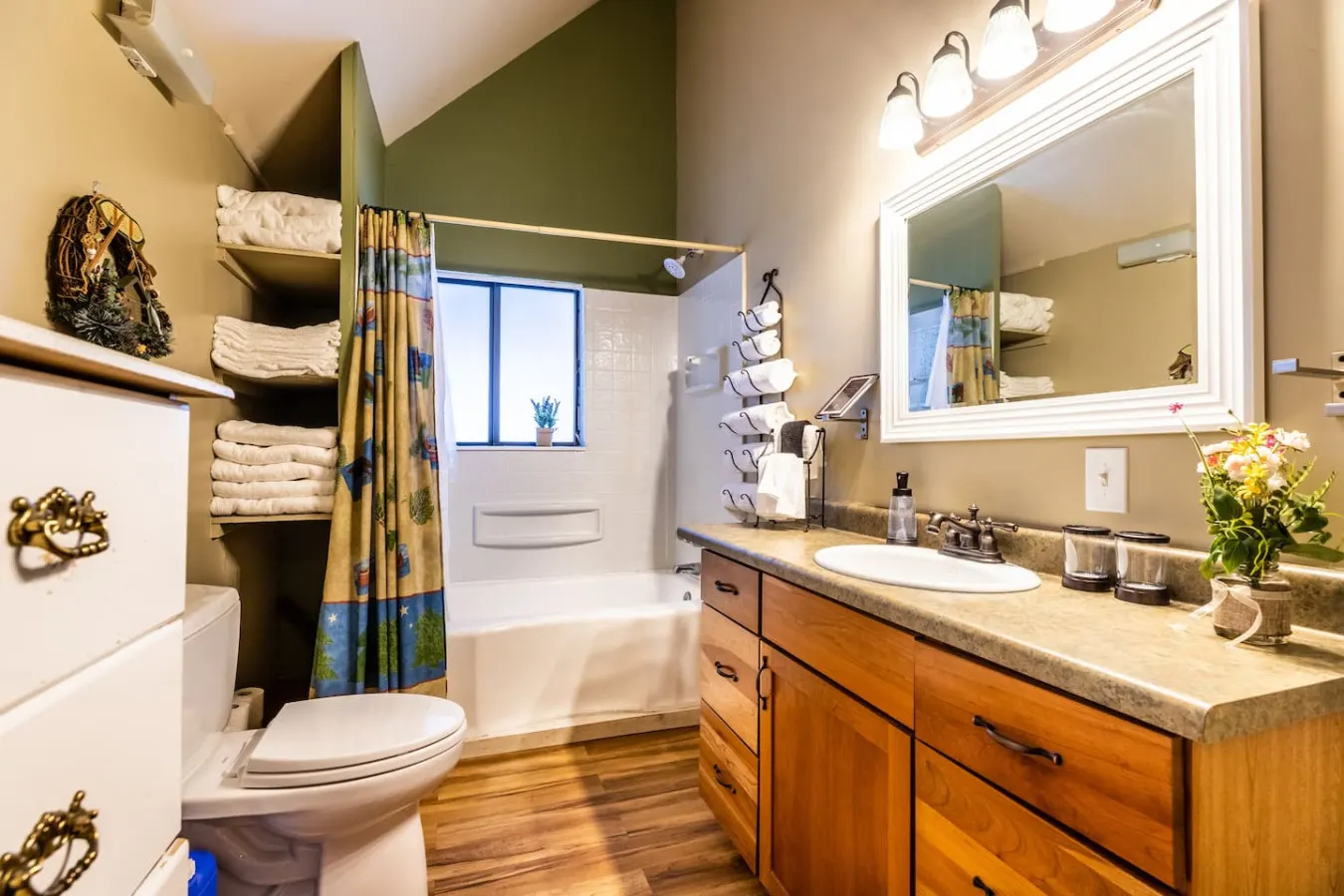 Silver Fork Mountain Retreat- Mins to Ski Resorts! 16