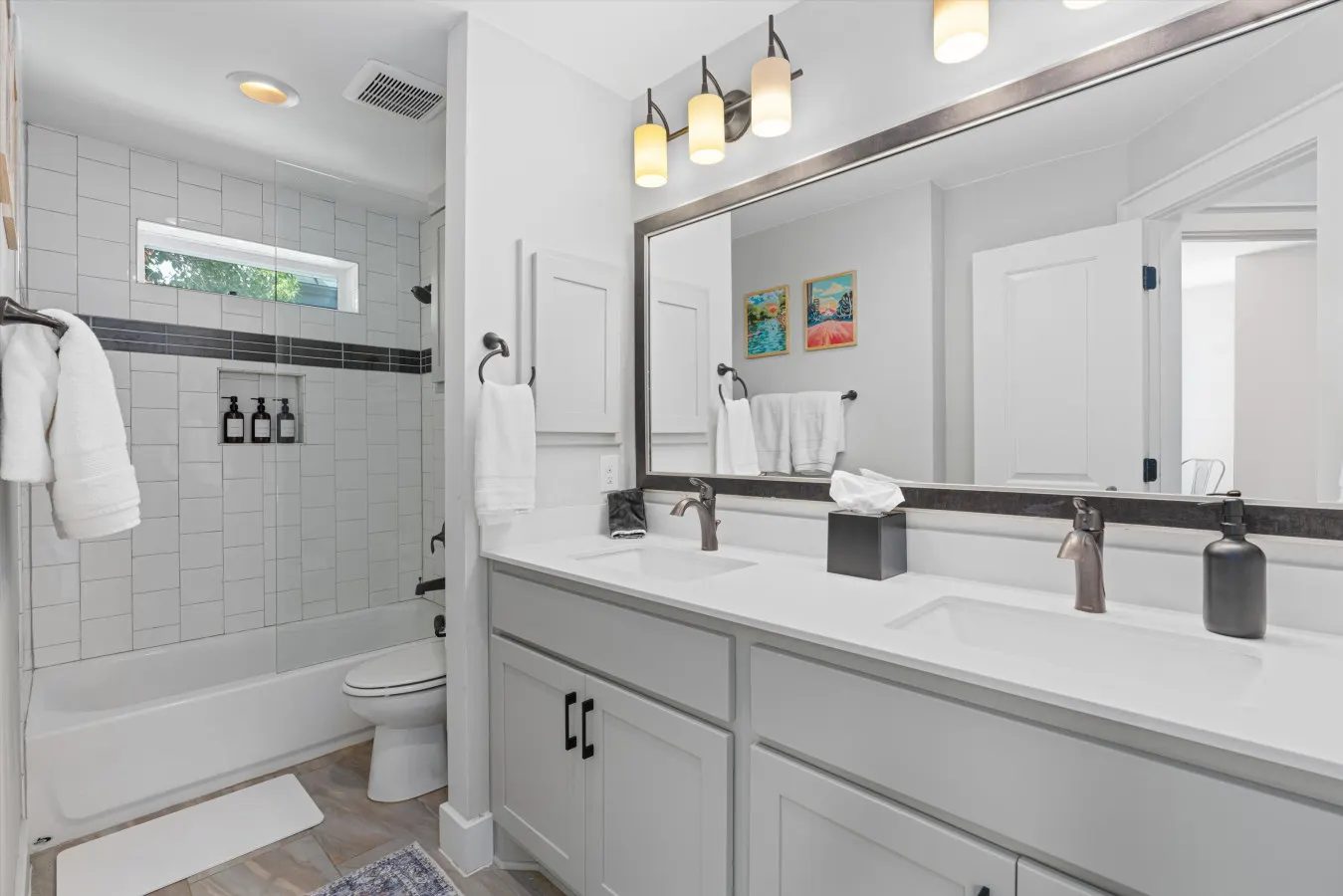 Zilker Homes 2 Pools, Hot Tub, Fire Pits Sleeps 18 16