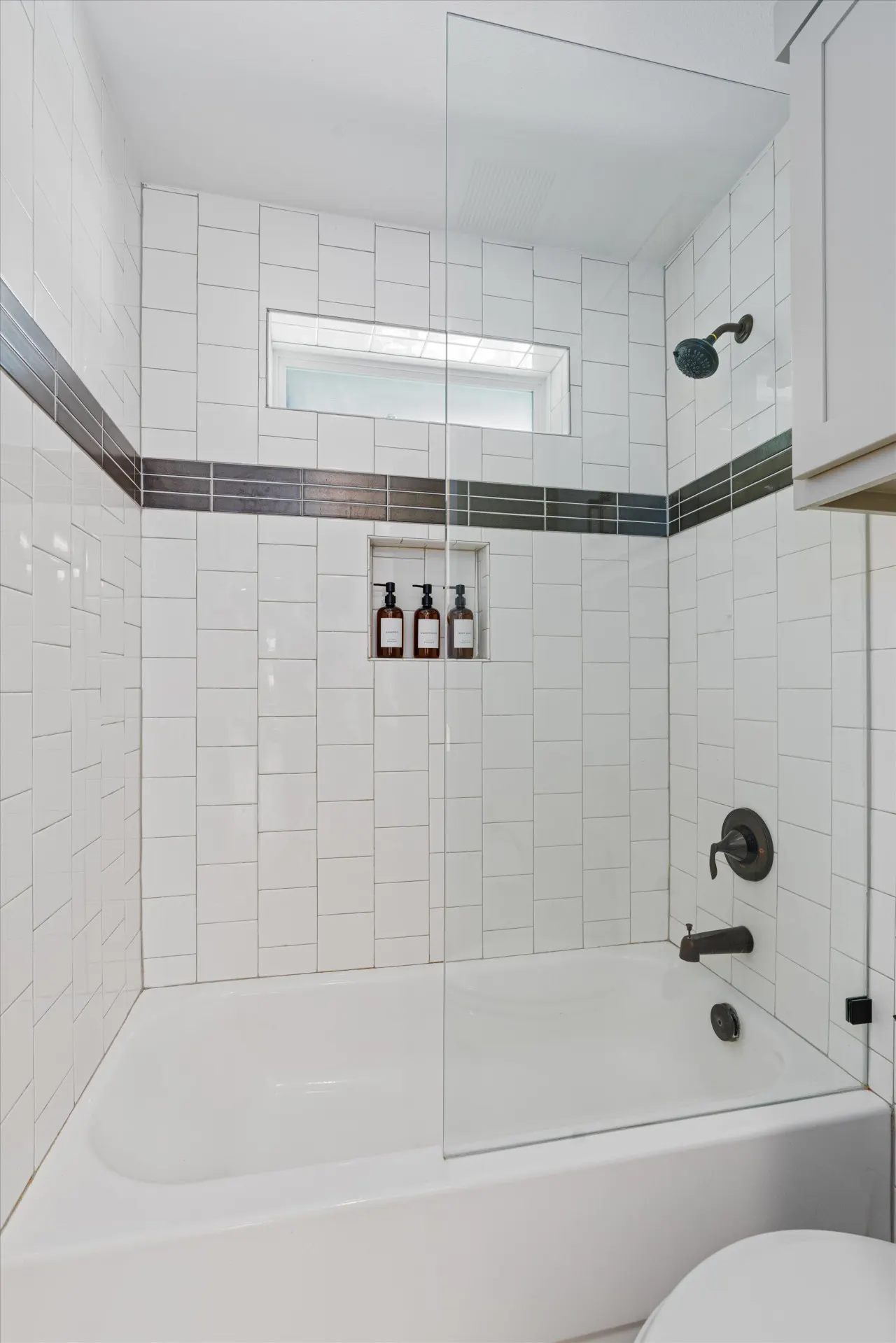 Zilker Homes 2 Pools, Hot Tub, Fire Pits Sleeps 18 17