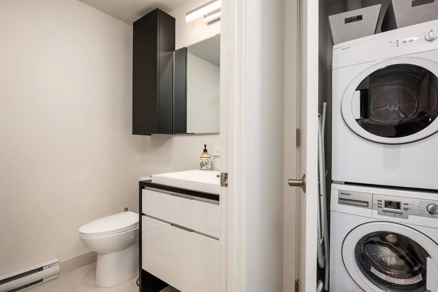 Peaceful Luxury High Rise Views Condo Downtown 13