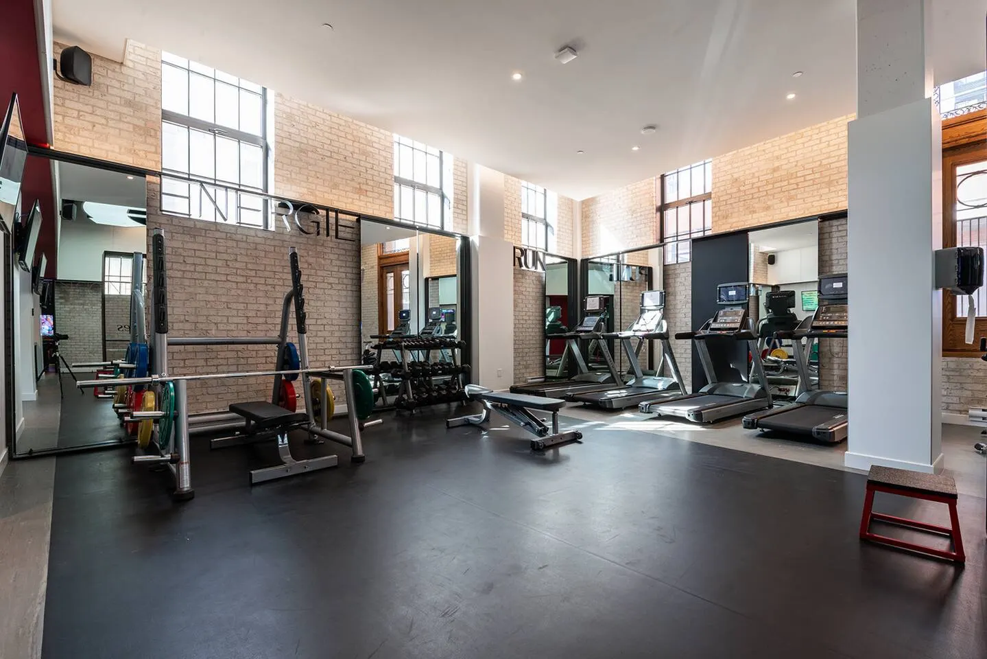 Peaceful Luxury High Rise Views Condo Downtown 19