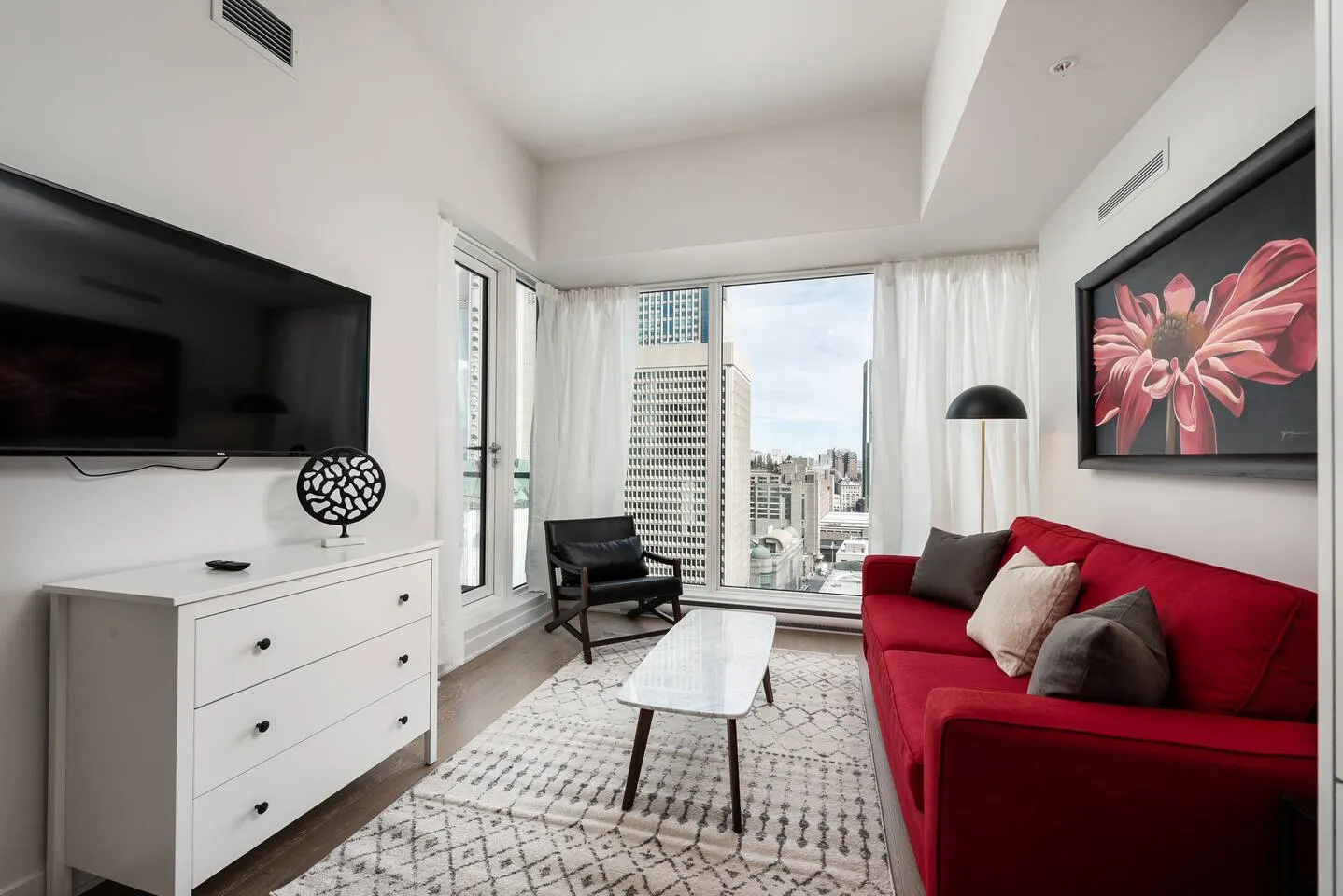 Peaceful Luxury High Rise Views Condo Downtown 3