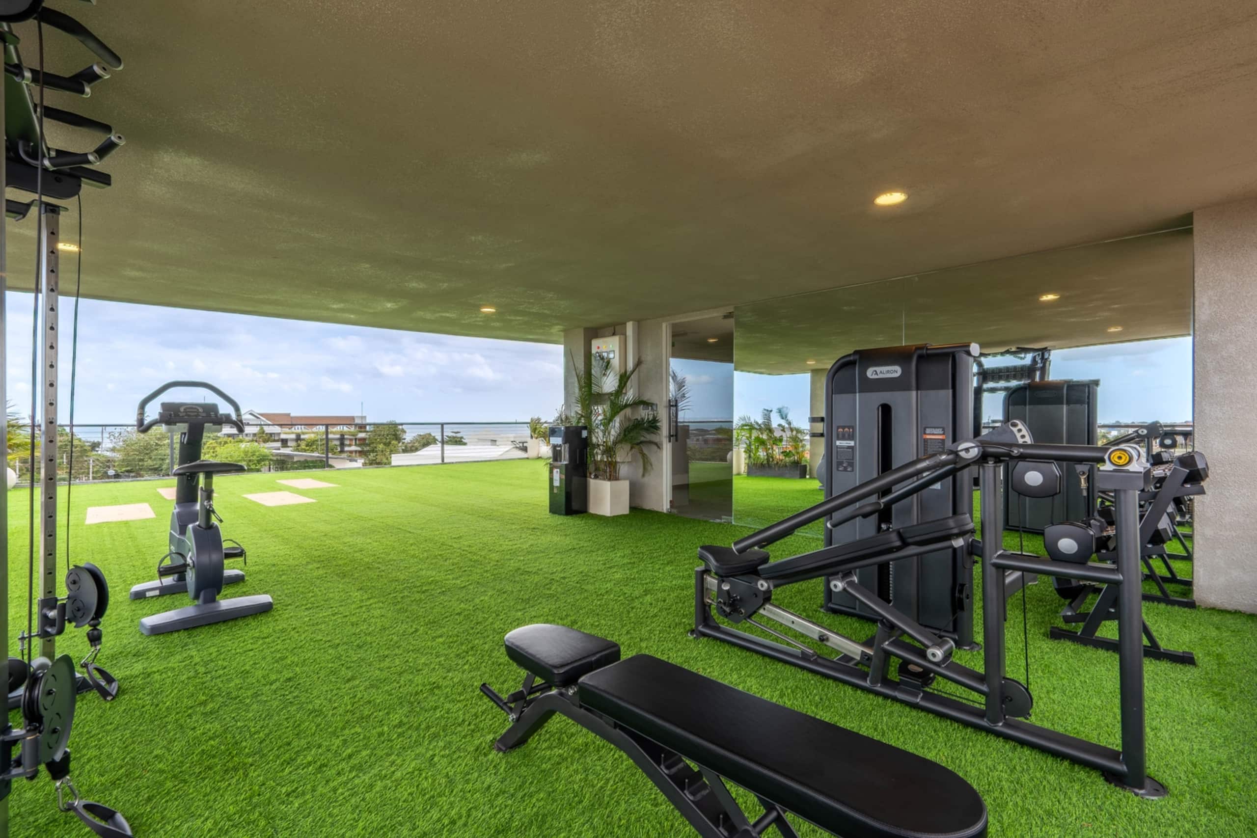 Canggu 1BR Chic Suite | Near Beach, Gym & Recovery — photo 5