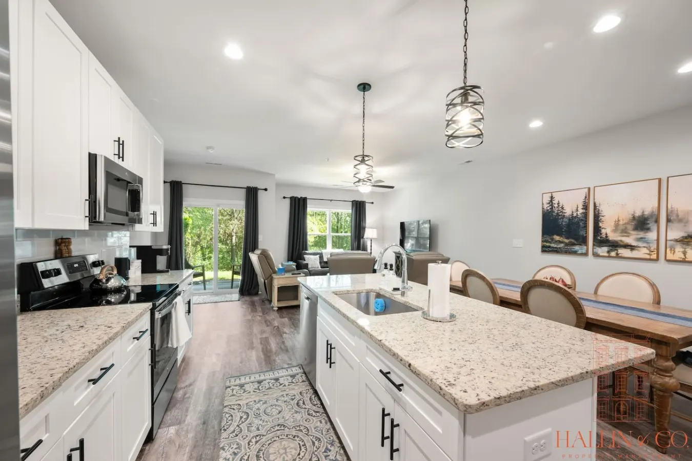 Luxurious 2BD Condo *Sleeps 6* Private Patio 9