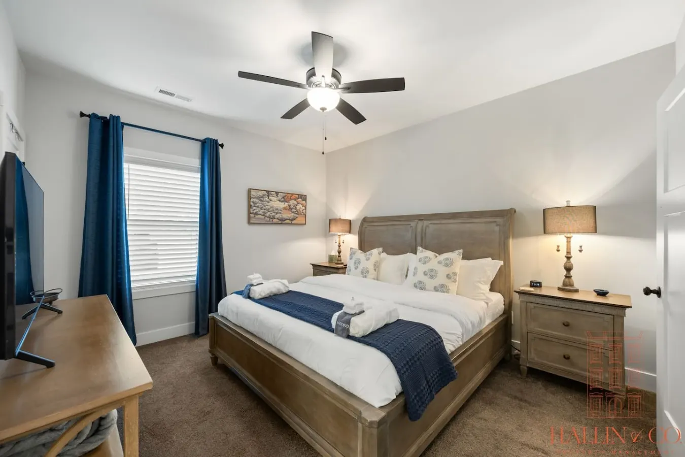 Luxurious 2BD Condo | *Sleeps 6* | Private Patio — photo 3