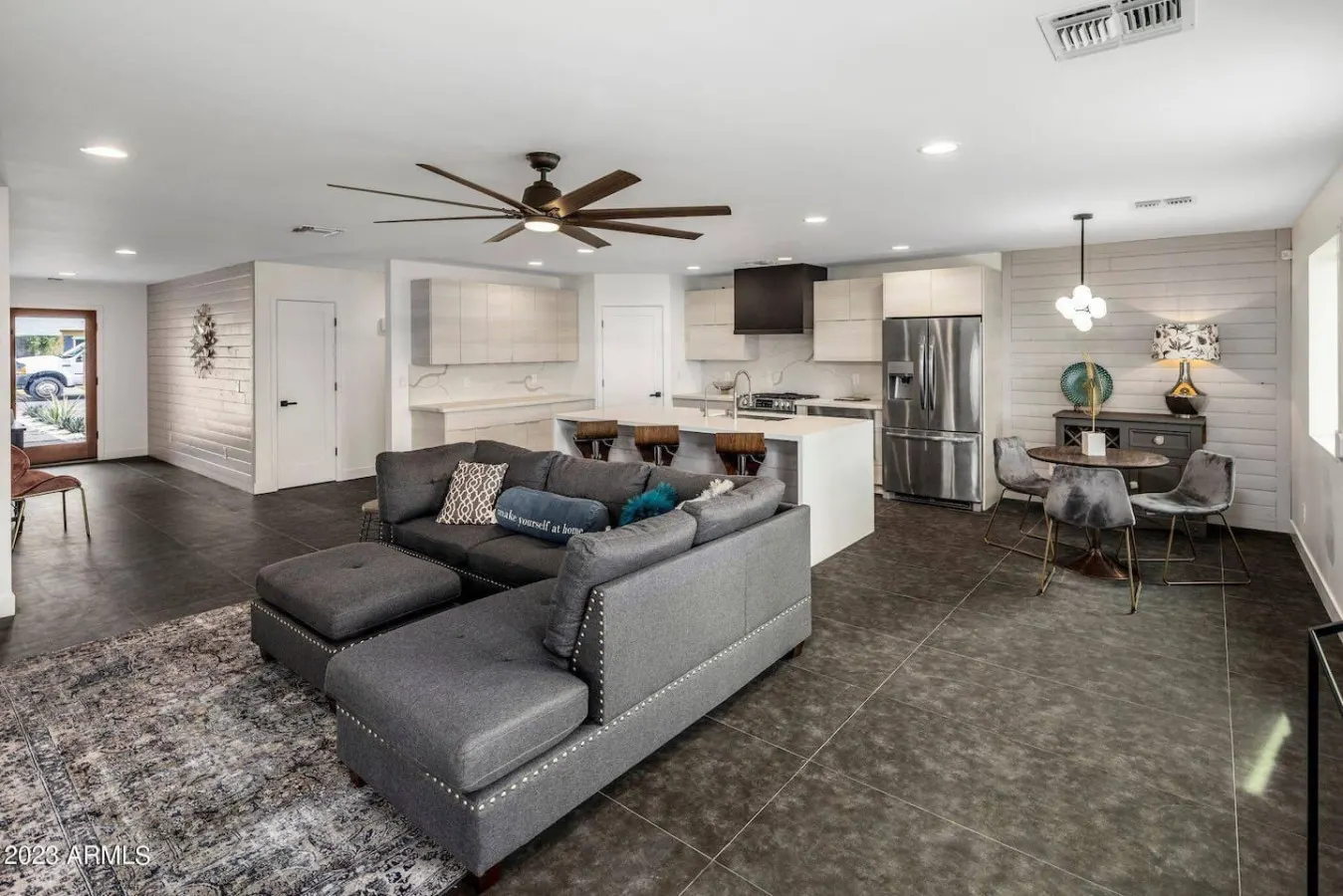 Modern Phoenix Oasis 7