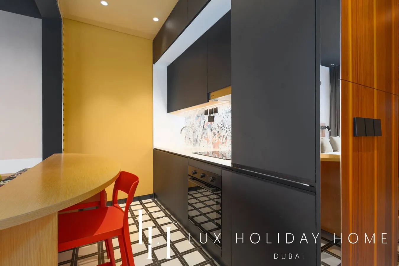 LUX The Five Star Modern Studio 9