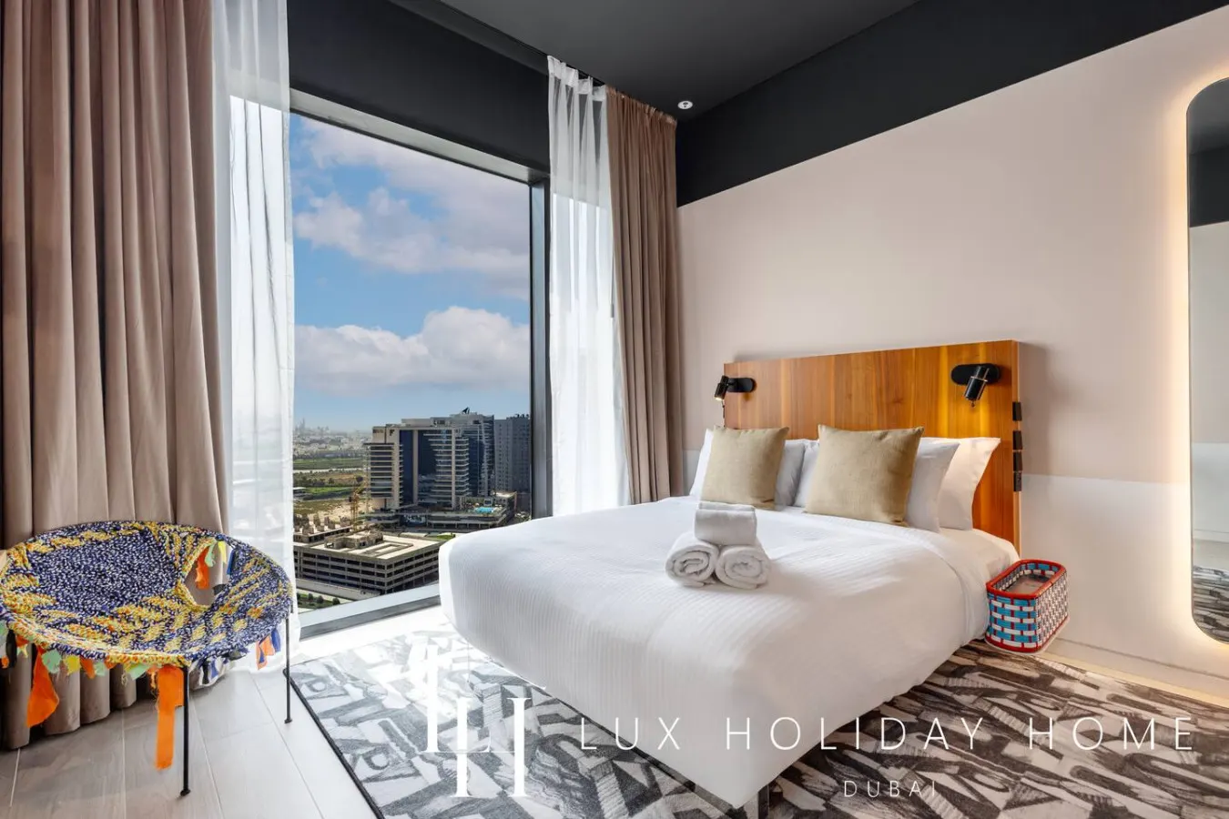 LUX The Five Star Modern Studio 3
