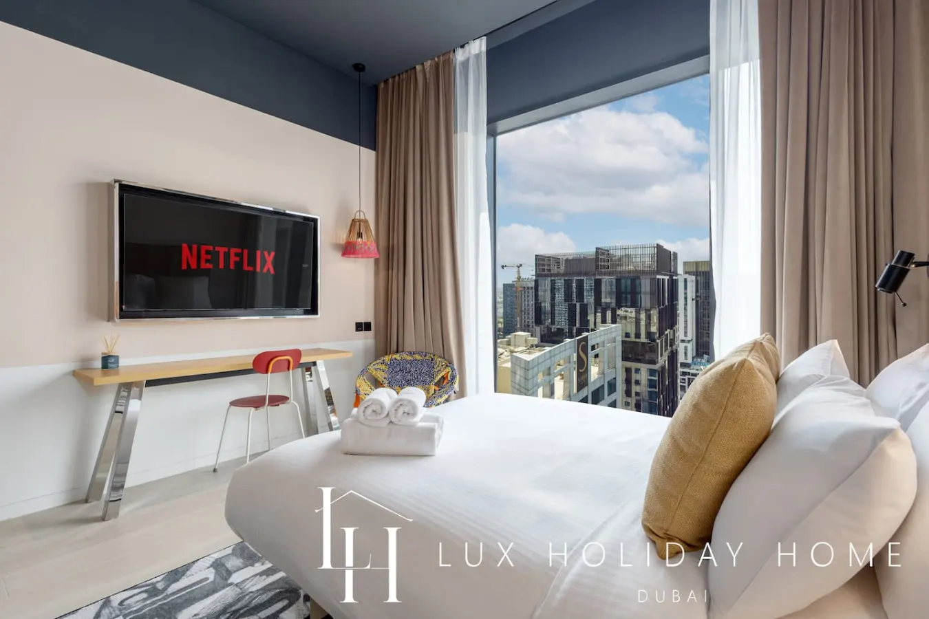 LUX The Five Star Modern Studio 6
