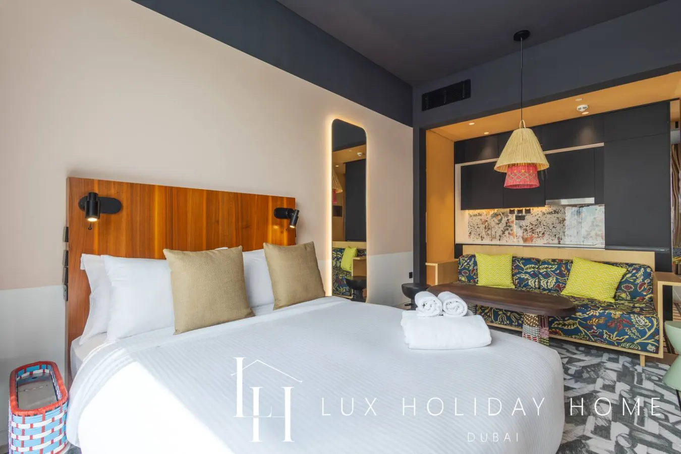 LUX The Five Star Modern Studio 8