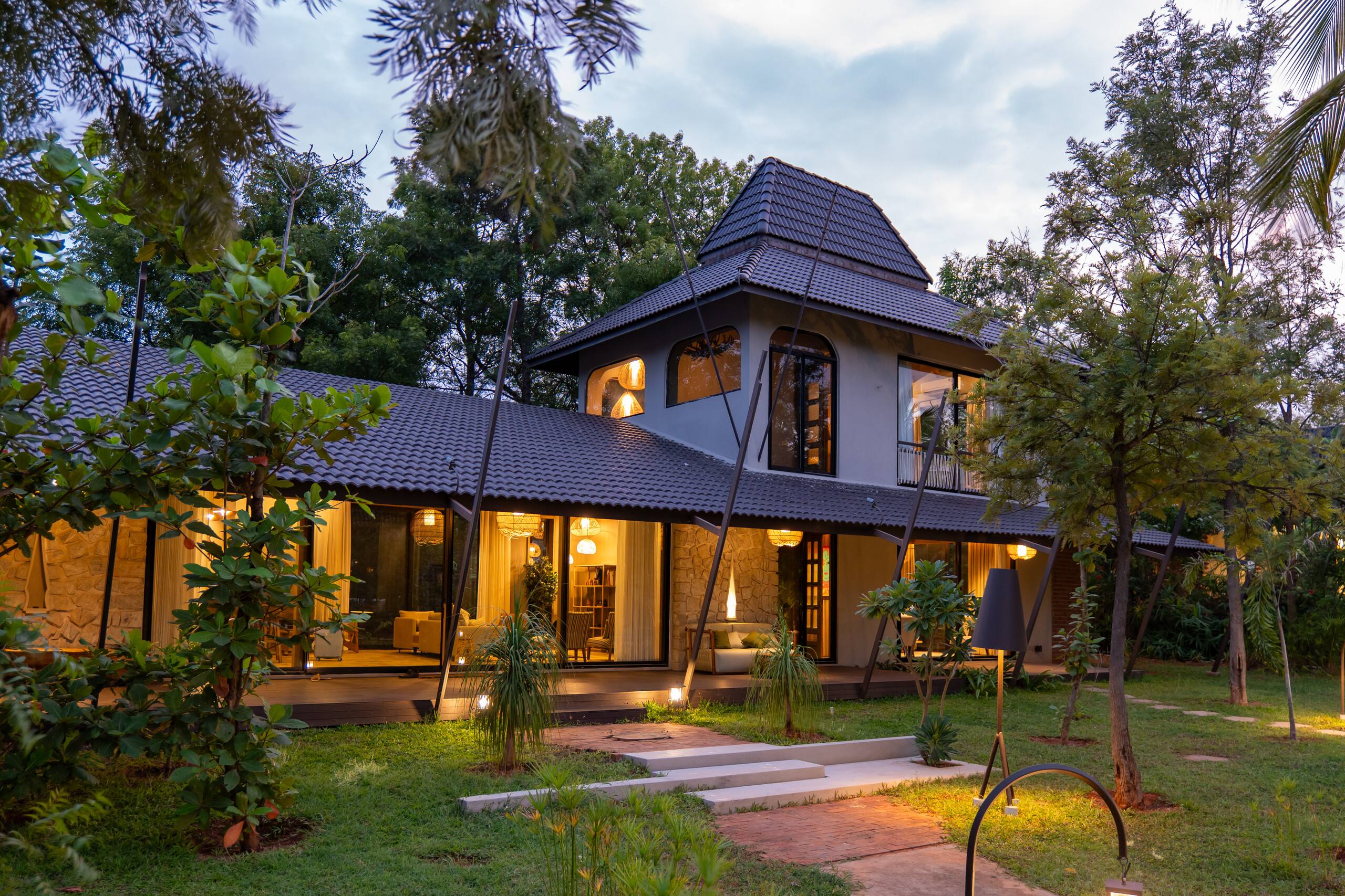 Villa with Shared Pool, Gazebo & Garden 8