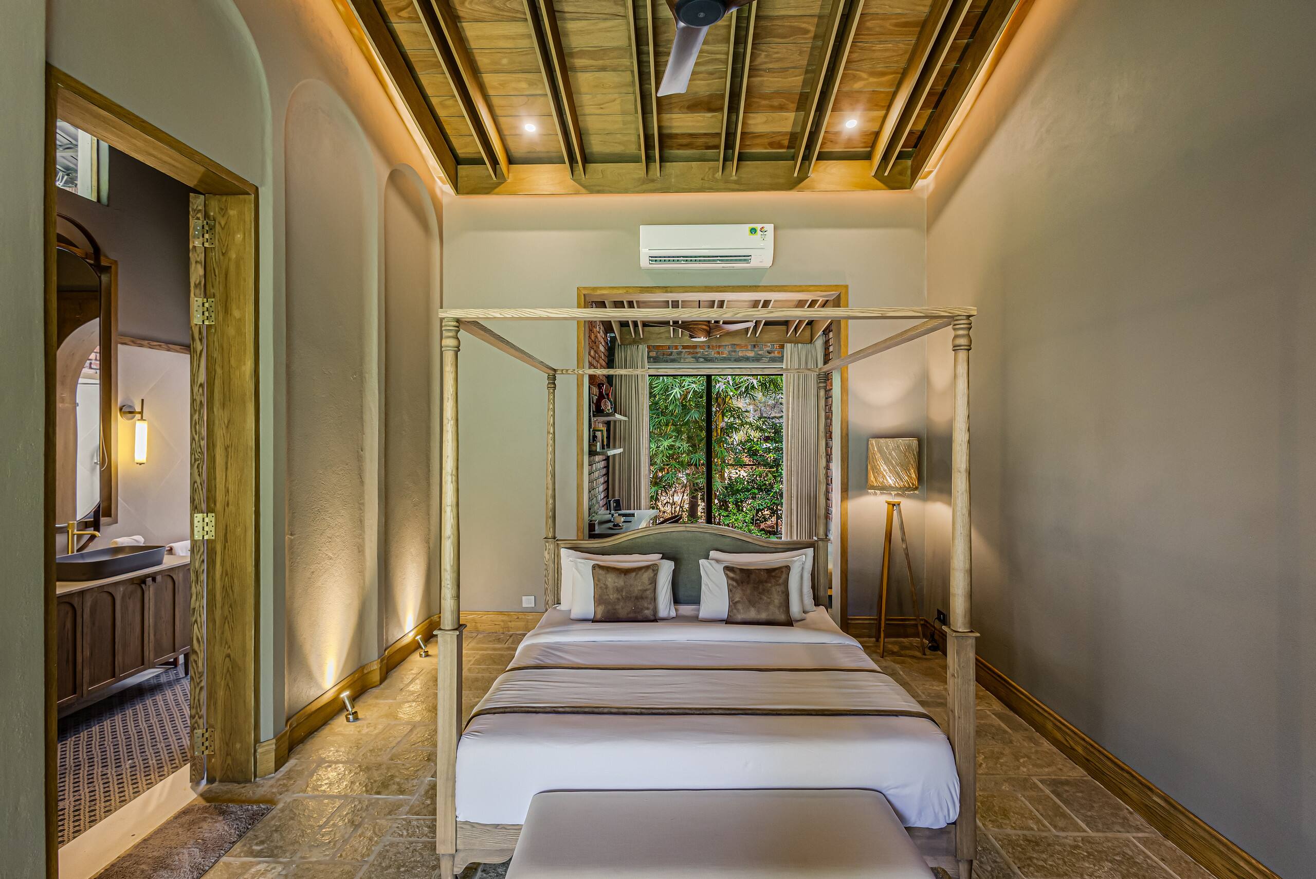 Villa with Shared Pool, Gazebo & Garden 33