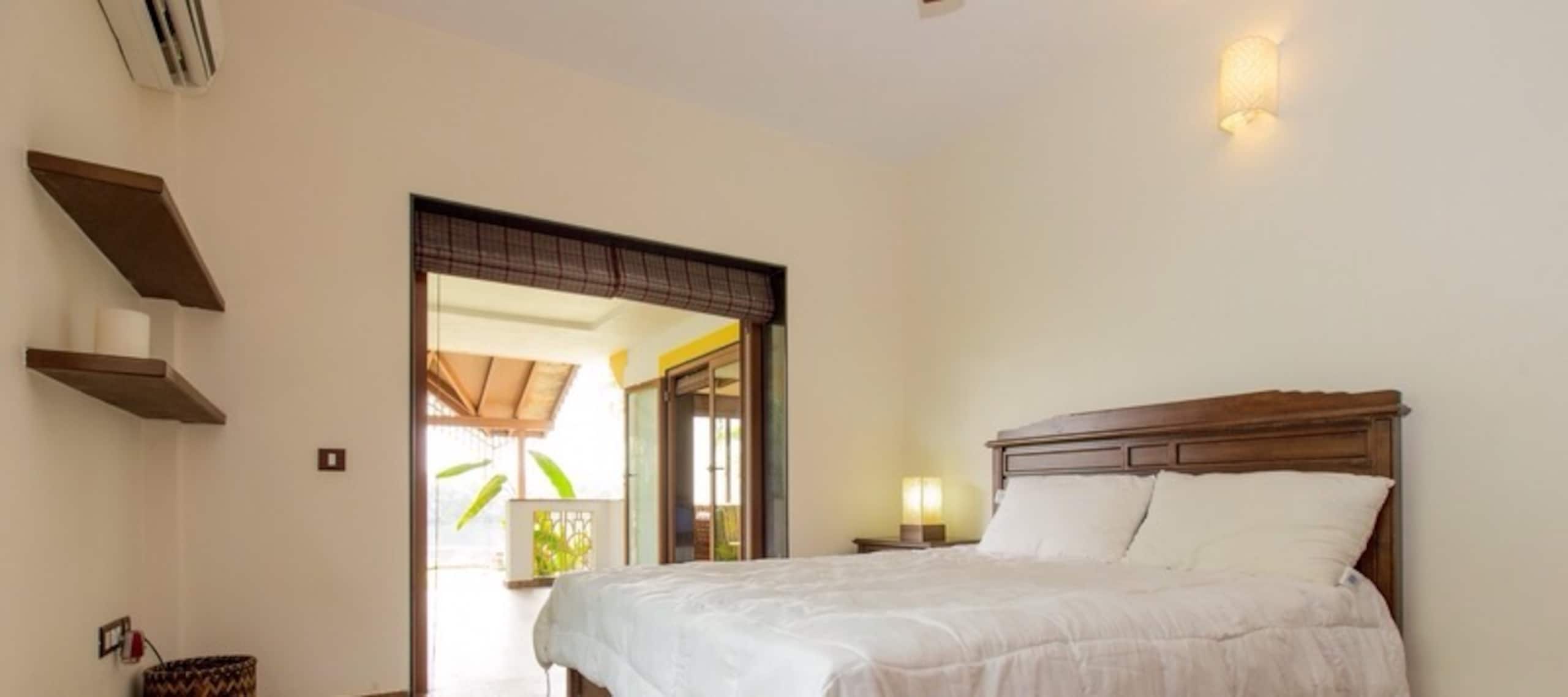 Charming River View Villa 18