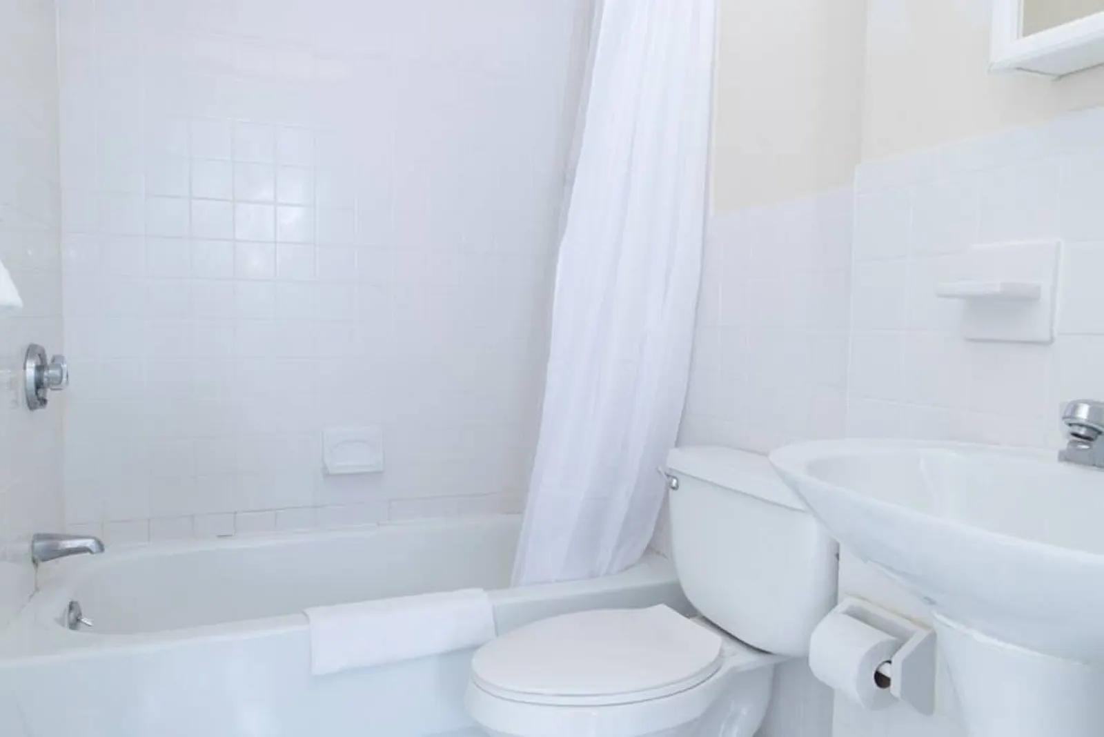 Financial District Luxury Loft - Newly Refreshed 9