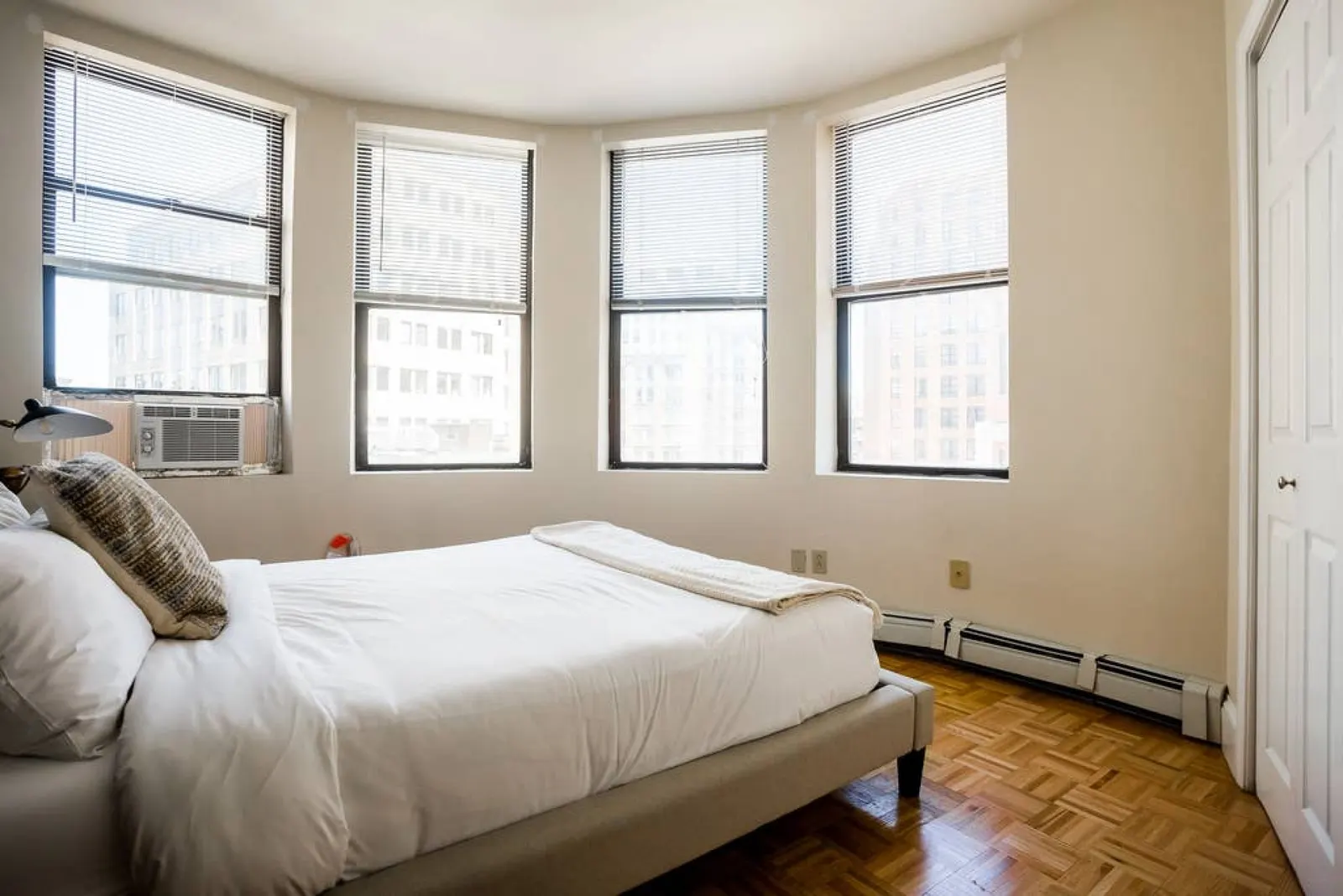 Financial District Luxury Loft - Newly Refreshed 5