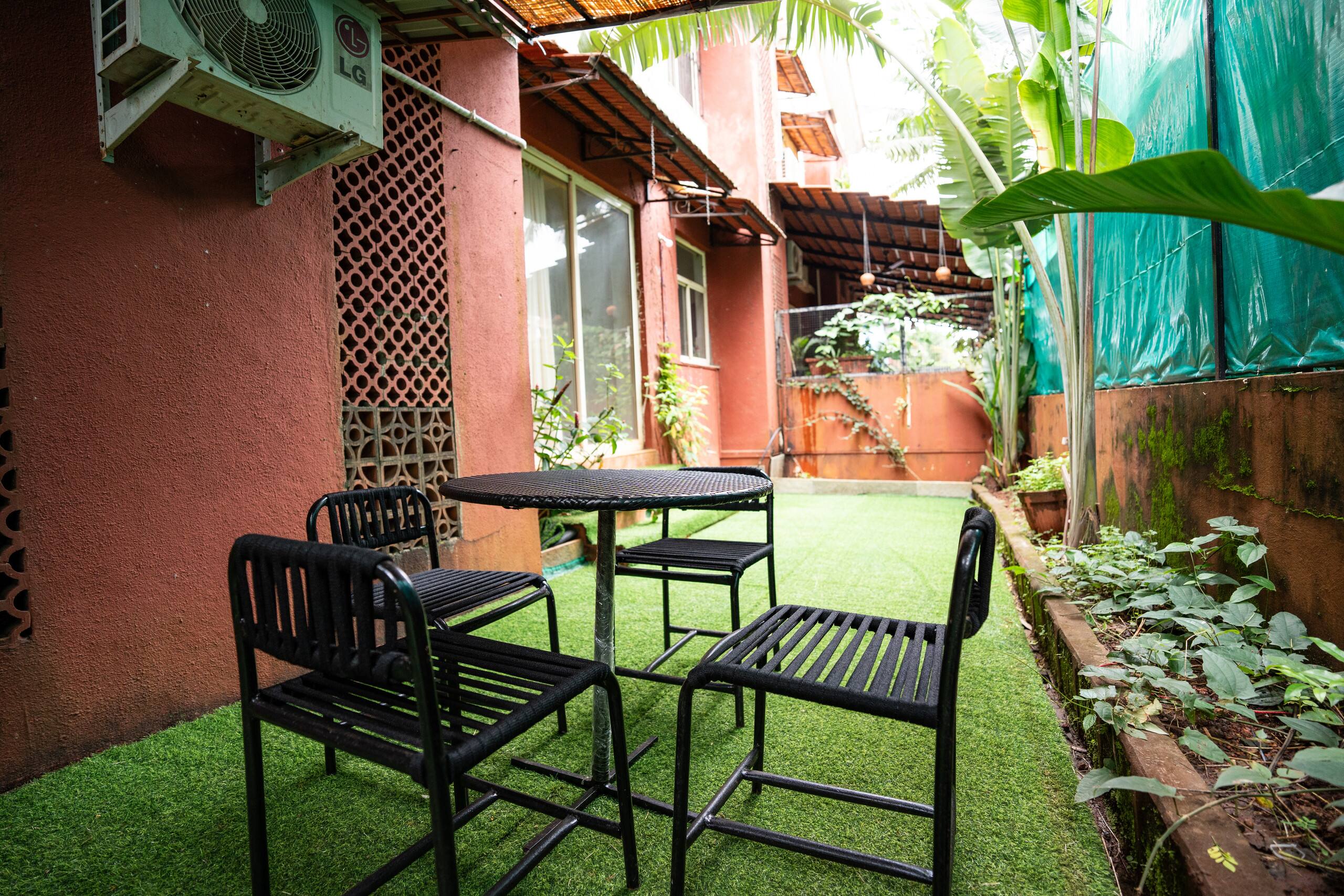 2BHK w Huge Pool & Private back garden near Anjuna 31