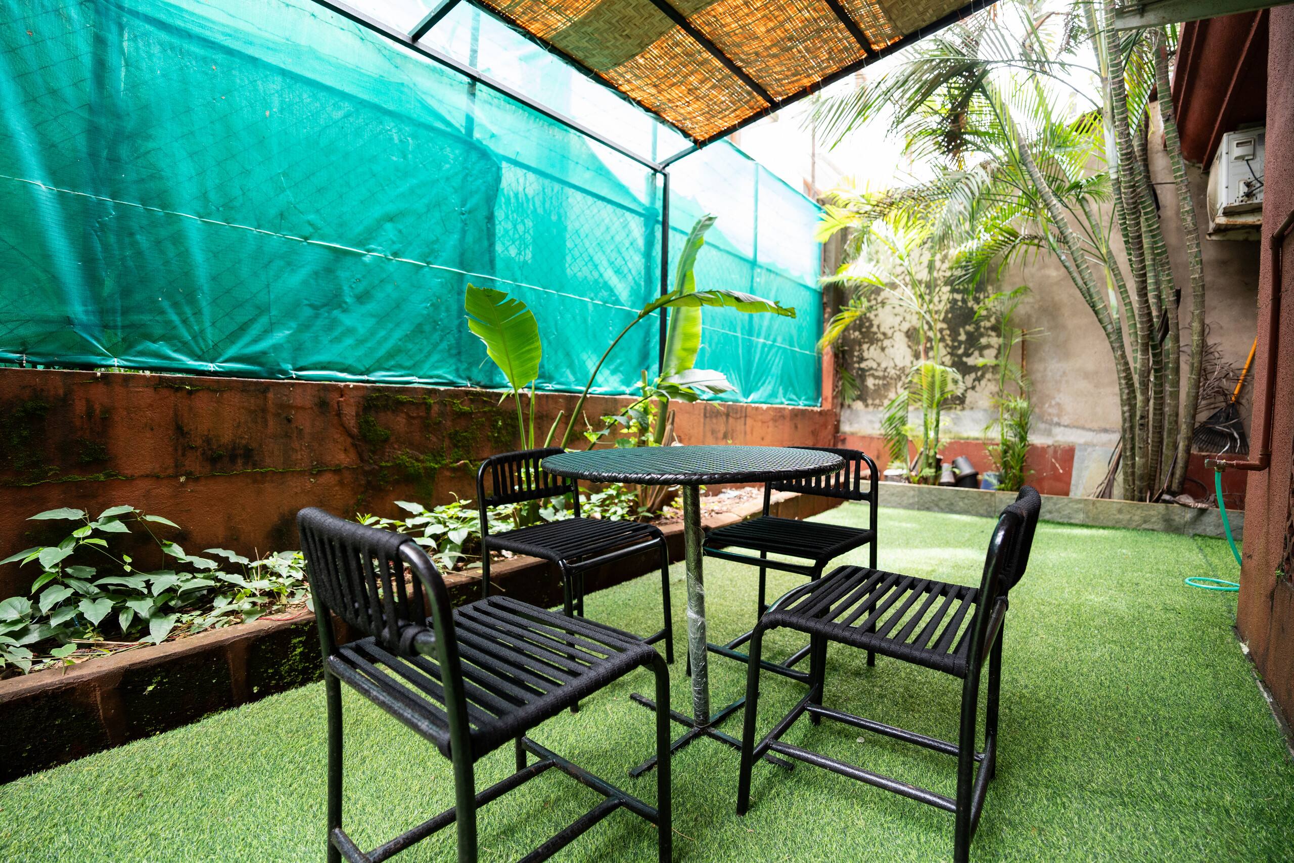 2BHK w Huge Pool & Private back garden near Anjuna 30