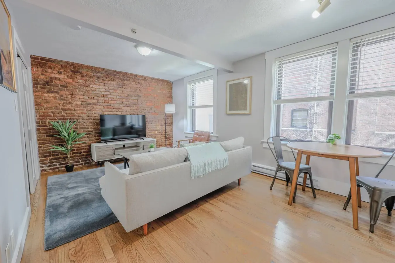 Simple Theater District 1 Bedroom 7