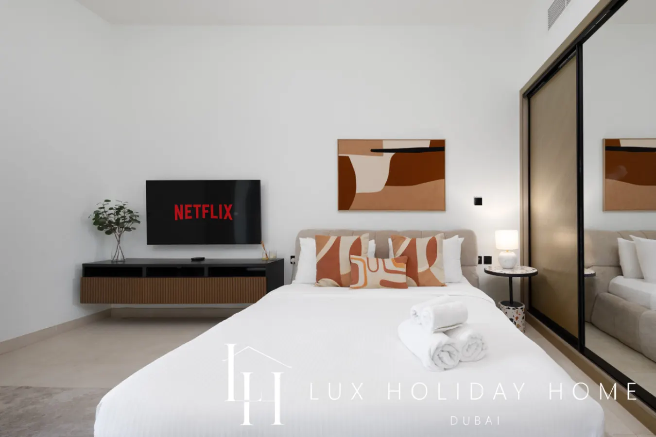 LUX The Modern Binghatti Canal Suite 2 7