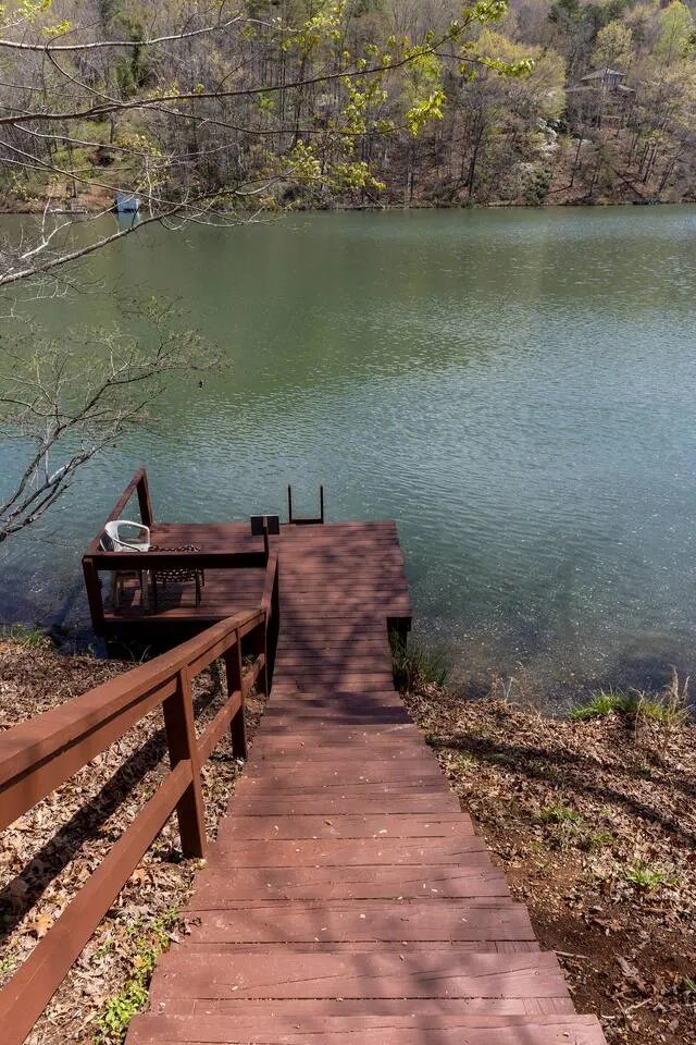 Lake View Retreat | Rumbling Bald Resort Amenities — photo 5