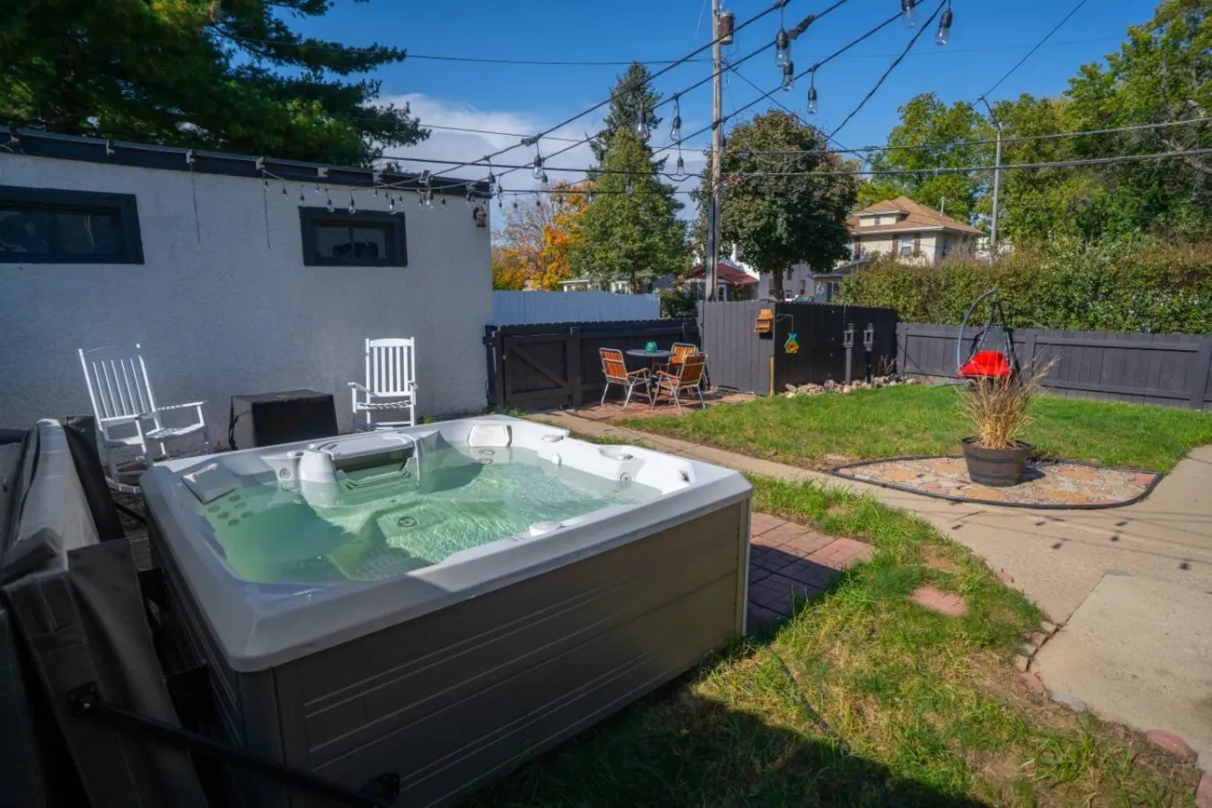 Kyoto Teahouse: Hot tub, sleeps 5, walk downtown