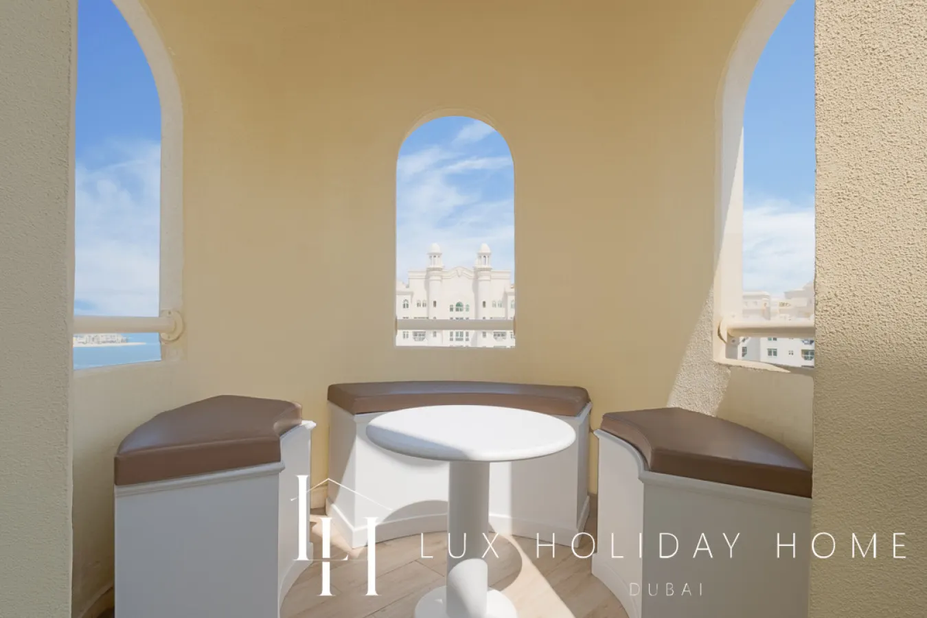 LUX The Shoreline Sea View Suite 6
