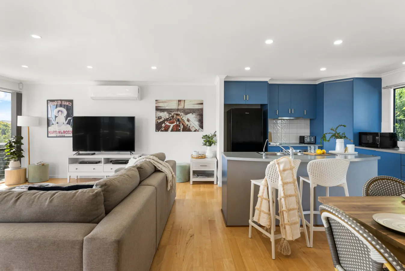Hazel Beach House with ocean views 18