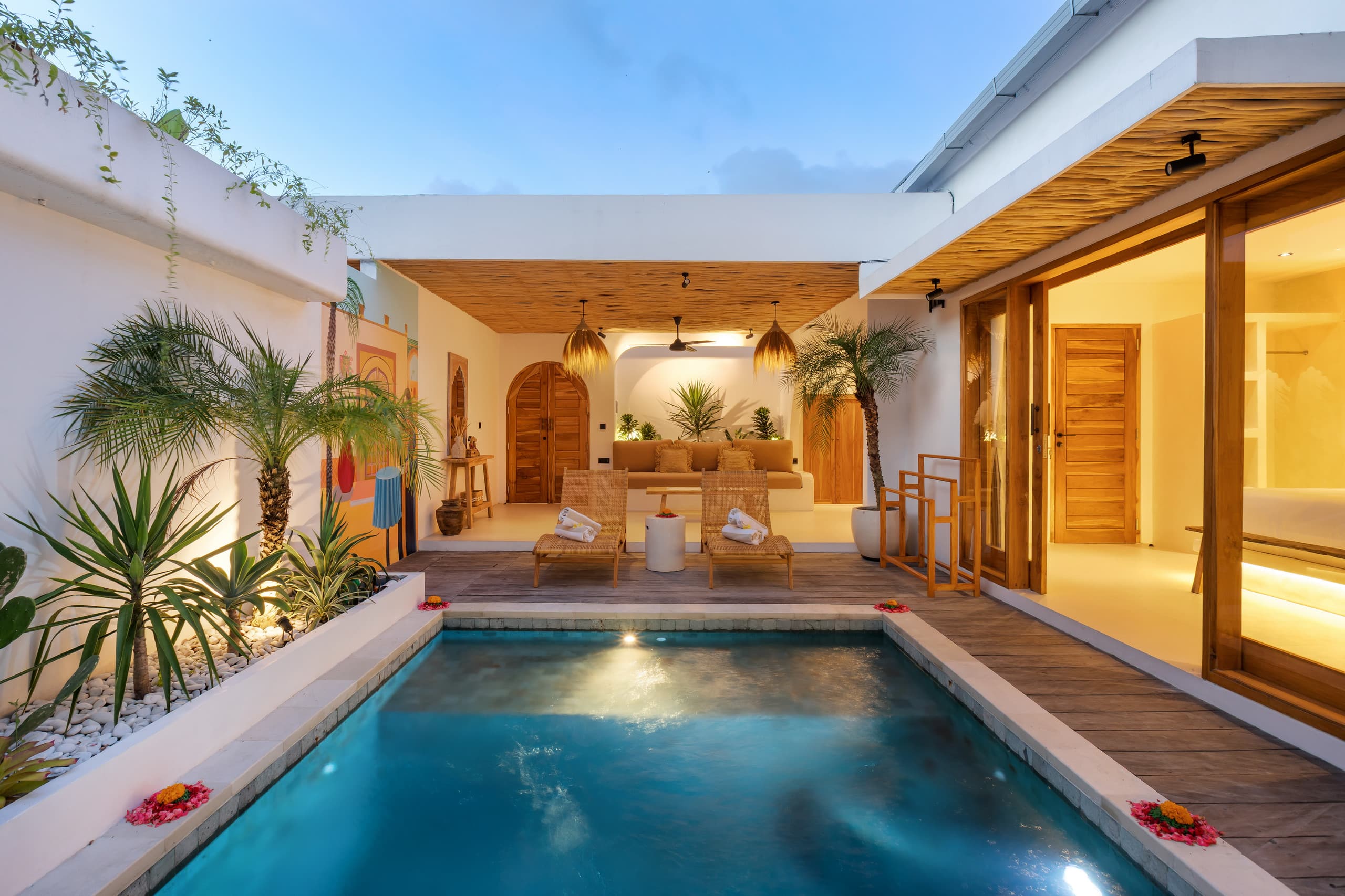 NEW Seminyak 1B Exotic Javanese Bali Retreat Villa — photo 2