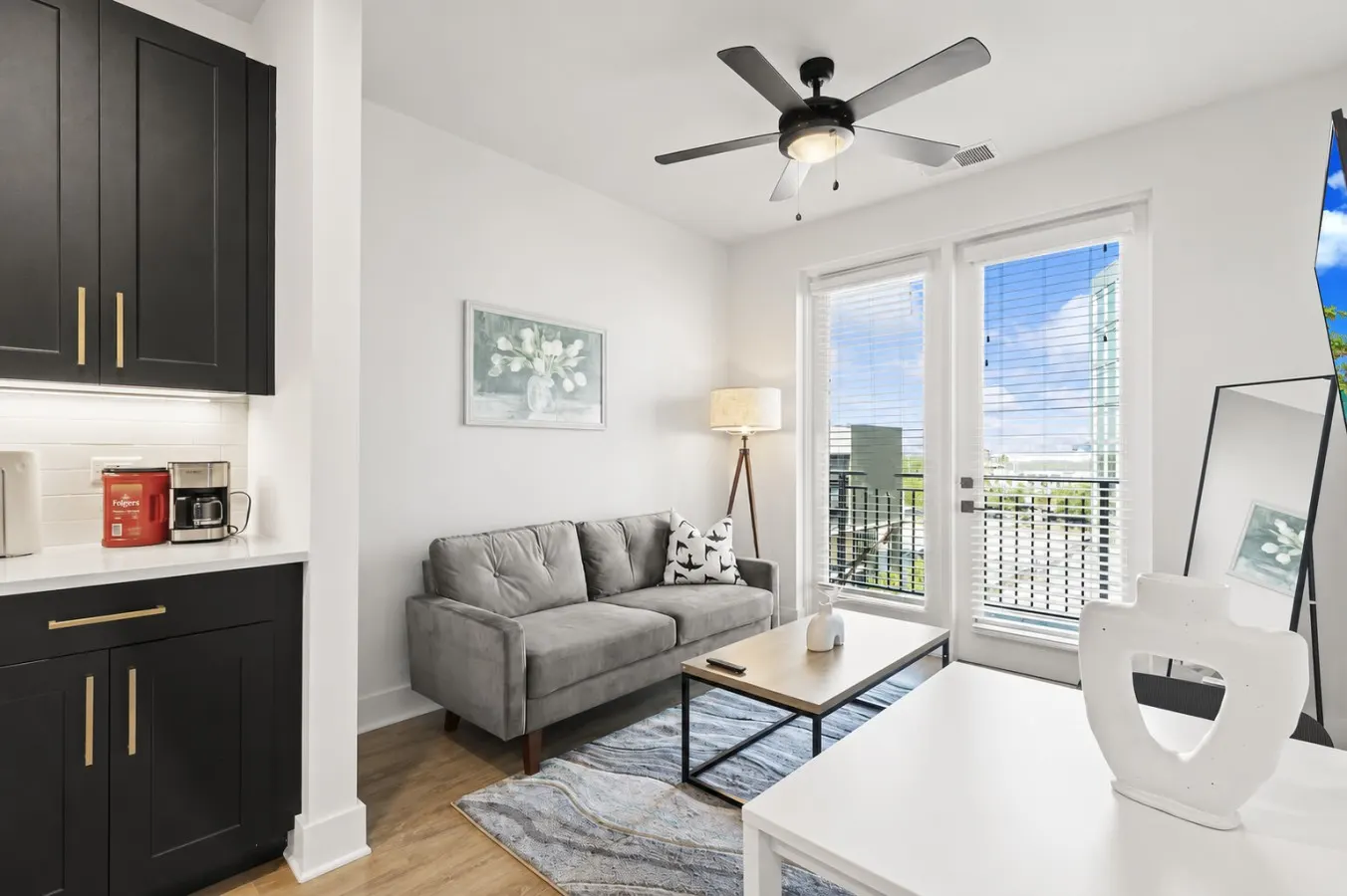 Beautiful Modern 1BD Walk to Raymond James Stadium 8